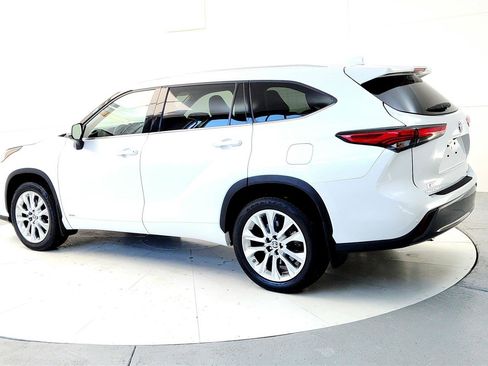 Used 2022 Toyota Highlander Limited image 4