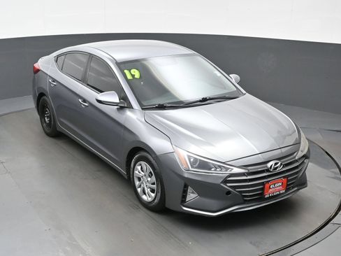 Used 2019 Hyundai Elantra SE w/ Cargo Package FWD image 35