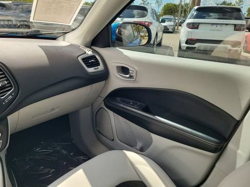 Used 2019 Jeep Compass Latitude w/ Popular Equipment Group FWD image 15