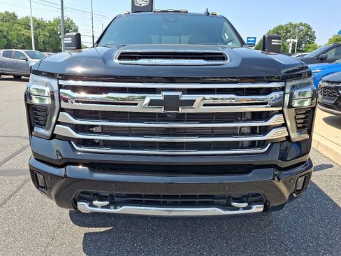 Certified 2025 Chevrolet Silverado 2500 High Country w/ High Country Premium Package AWD/4WD image 2