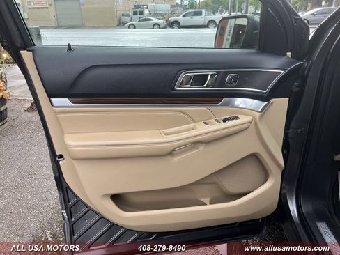 Used 2016 Ford Explorer Limited w/ Equipment Group 301A AWD/4WD image 15