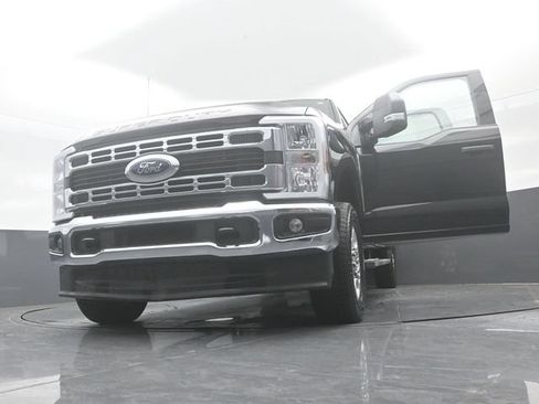 Certified 2025 Ford F250 XLT AWD/4WD image 30