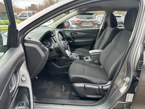 Used 2017 Nissan Rogue Sport S image 19