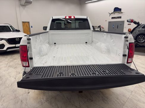 Used 2018 RAM 1500 Classic SLT image 11
