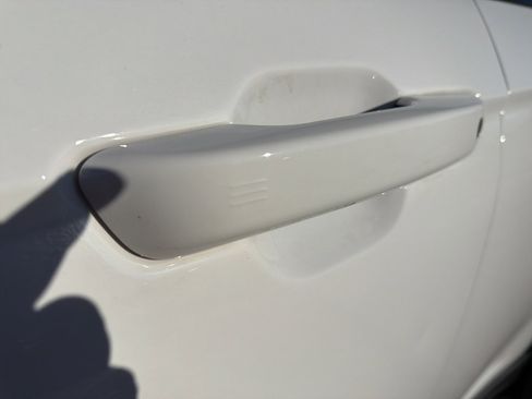 Certified 2023 Jeep Grand Cherokee Limited image 2