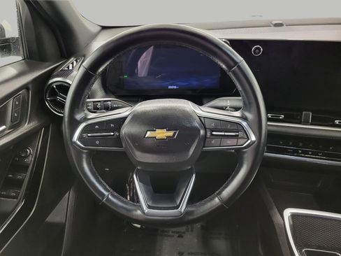 Used 2025 Chevrolet Equinox LT image 6