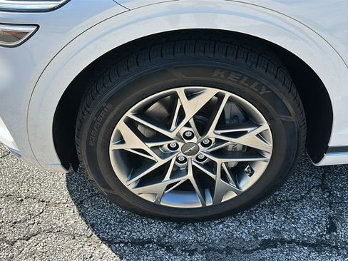 Used 2025 Genesis GV70 2.5T w/ Select Package AWD/4WD image 8