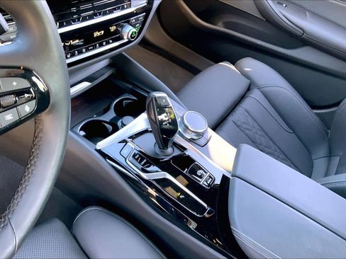 Used 2023 BMW 540i 540i w/ Premium Package image 15