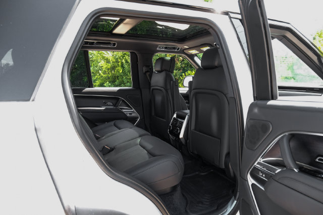 New 2026 Land Rover Range Rover SE AWD/4WD image 47