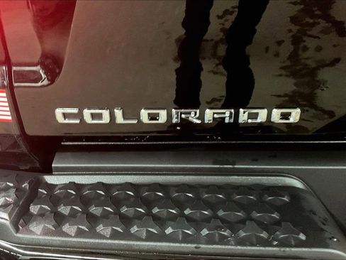 Used 2024 Chevrolet Colorado LT w/ LT Convenience Package III image 27