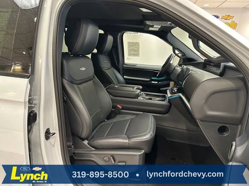 New 2026 Ford Expedition Platinum w/ Stealth Appearance Package AWD/4WD image 9