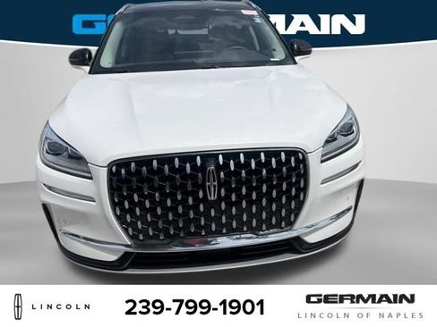 Used 2023 Lincoln Corsair Reserve w/ Equipment Group 201A FWD image 10