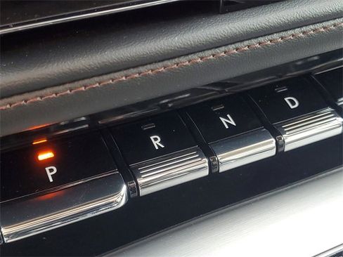 Used 2023 Lincoln Aviator AWD w/ Premium Package image 26