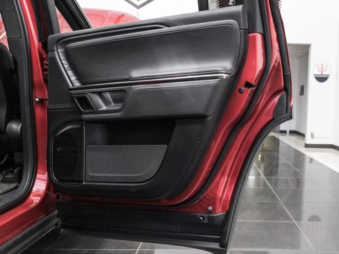 Used 2023 Rivian R1S Adventure AWD/4WD image 36