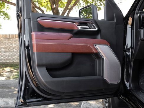 Used 2024 GMC Sierra 2500 Denali Ultimate w/ Max Trailering Package AWD/4WD image 55