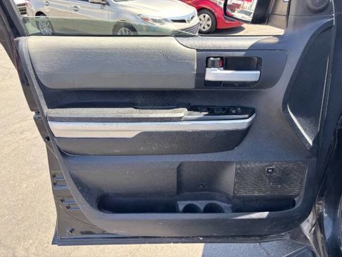 Used 2016 Toyota Tundra Limited w/ Limited Premium Package RWD image 9