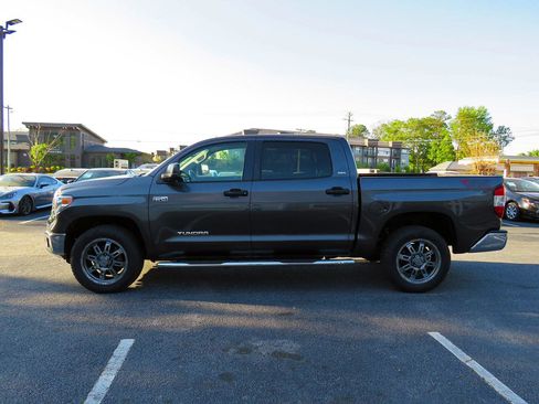Used 2016 Toyota Tundra SR5 w/ SR5 Upgrade Package AWD/4WD image 10
