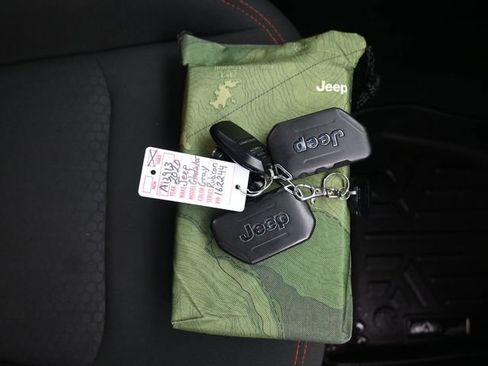 Used 2020 Jeep Gladiator Rubicon image 9