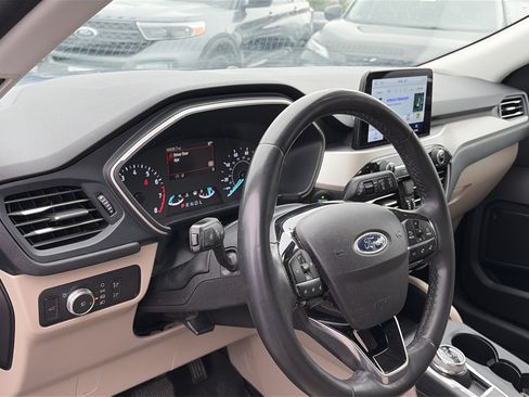 Used 2022 Ford Escape SEL AWD/4WD image 17