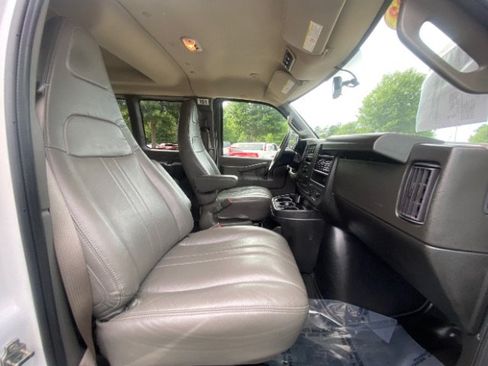 Used 2023 Chevrolet Express 3500 LS RWD image 15