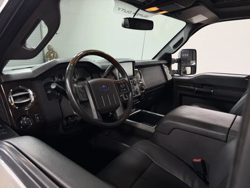 Used 2015 Ford F250 Platinum w/ FX4 Off-Road Package AWD/4WD image 14