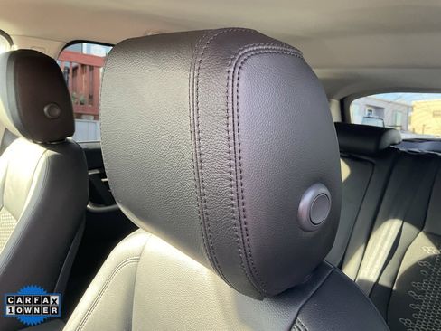 Used 2019 Land Rover Discovery Sport SE image 18