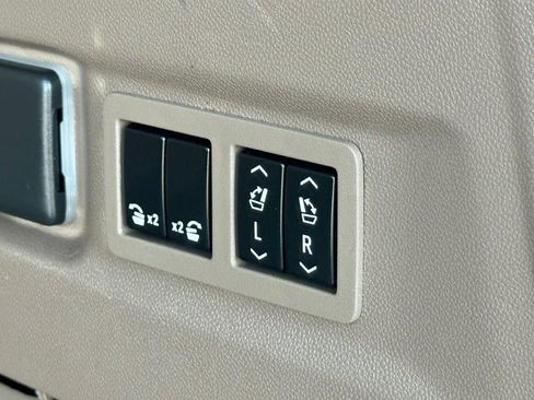 Used 2022 GMC Yukon XL Denali image 15