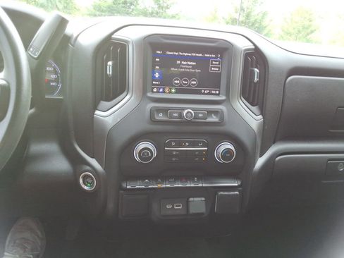 Certified 2022 Chevrolet Silverado 1500 Custom image 28