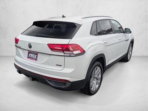Used 2022 Volkswagen Atlas Cross Sport SE image 5