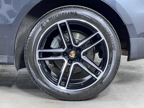 Certified 2021 Porsche Macan S AWD/4WD image 12
