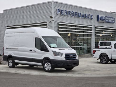 Used 2024 Ford E-Transit 148 High Roof image 31