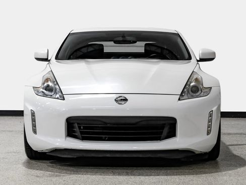 Used 2013 Nissan 370Z Touring w/ Sport Pkg RWD image 3