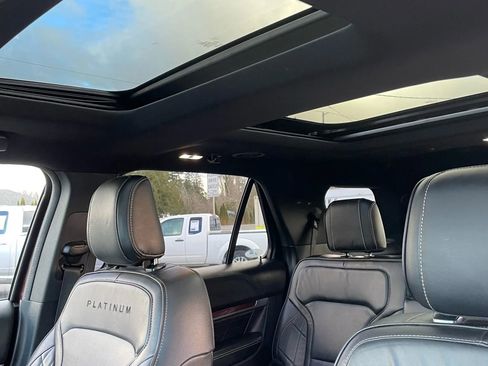Used 2018 Ford Explorer Platinum AWD/4WD image 34