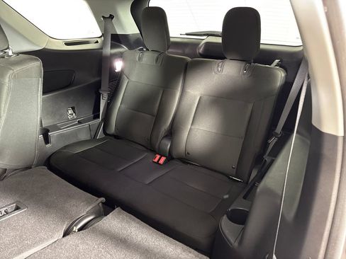 Certified 2022 Ford Explorer XLT RWD image 32
