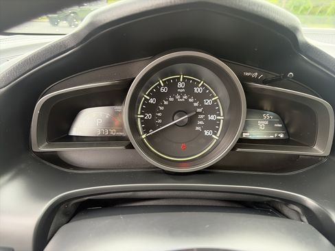 Used 2018 MAZDA MAZDA3 Sport w/ Preferred Equipment Package FWD image 31
