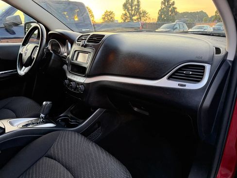 Used 2015 Dodge Journey American Value Package w/ Flexible Seating Group FWD image 19
