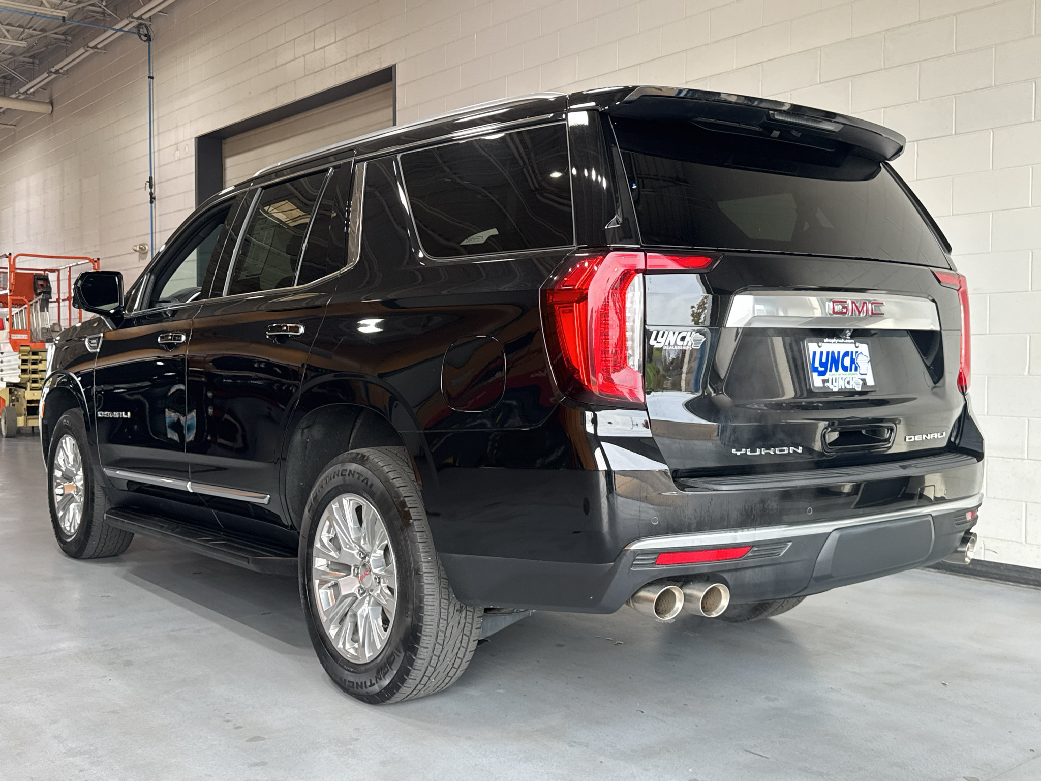 Used 2024 GMC Yukon Denali AWD/4WD image 3