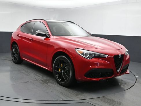 Used 2021 Alfa Romeo Stelvio Ti w/ Nero Edizione AWD/4WD image 2