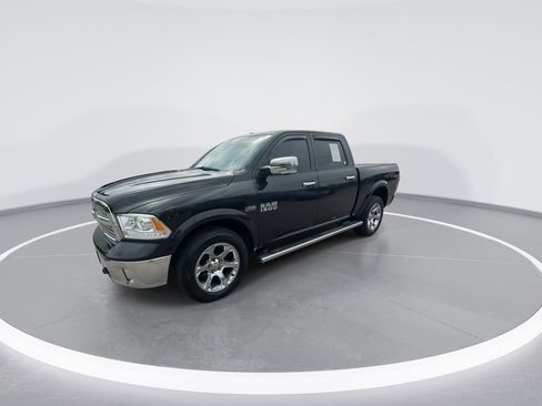 Used 2017 RAM 1500 Laramie w/ Convenience Group AWD/4WD image 4