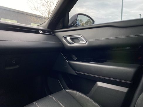 Used 2019 Land Rover Range Rover Velar R-Dynamic SE image 22