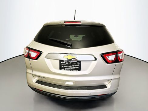 Used 2017 Chevrolet Traverse LT w/ Style and Technology Package FWD image 6