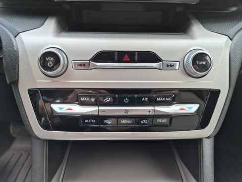 Used 2021 Ford Explorer 4WD image 22