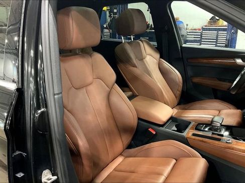 Used 2023 Audi Q5 2.0T Premium Plus w/ Premium Plus Package AWD/4WD image 7