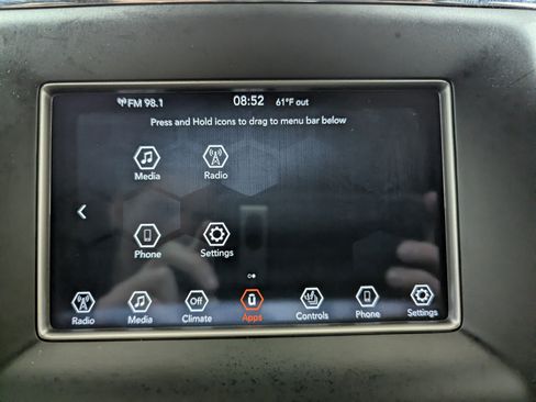 Used 2018 Jeep Grand Cherokee Laredo AWD/4WD image 24