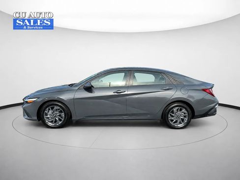 Used 2024 Hyundai Elantra SEL FWD image 4
