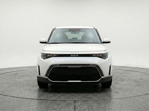 Used 2025 Kia Soul LX w/ LX Technology Package image 2