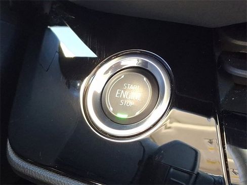 Certified 2025 Buick Envision Sport Touring image 22