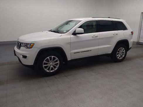Used 2022 Jeep Grand Cherokee Laredo E AWD/4WD image 2