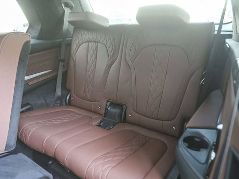Used 2026 BMW X7 M60i image 16