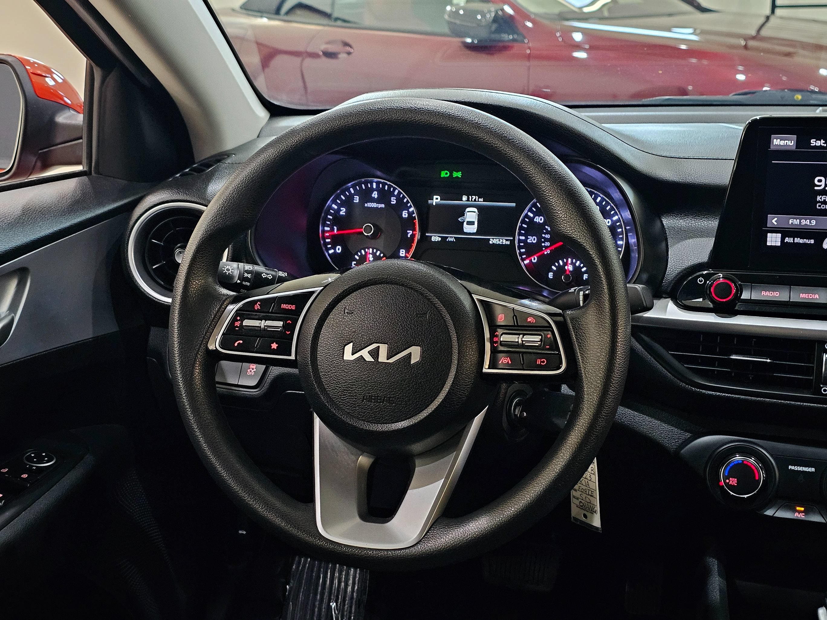 Used 2023 Kia Forte LXS w/ LXS Technology Package FWD image 25